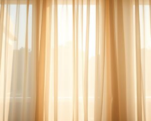 Cortinas translúcidas: escolha o tecido ideal para luz difusa