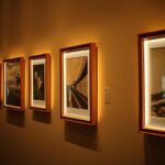 Iluminação de quadros: fitas LED e sensores para realçar arte