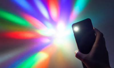 Transforme o Flash do Seu Celular em Luzes Coloridas